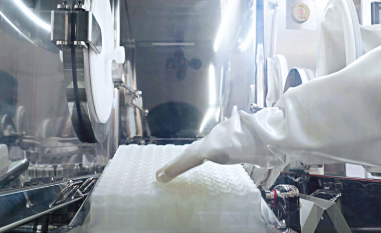 Detail of Comecer Baby-Phill_Rotating-Vial